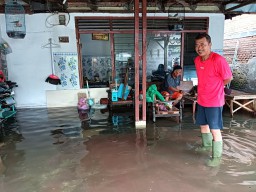 Warga Terdampak Banjir di Sidoarjo, Tidak Mengungsi Nihil Bantuan?
