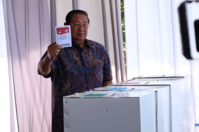 Pesan Damai dari SBY saat Nyoblos di Kampung Halaman Pacitan   