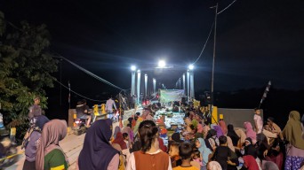 Warga Syukuran Sambut Pembukaan Jembatan Glendeng Penghubung Bojonegoro - Tuban