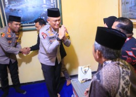 Kapolda Jatim Takziah ke Rumah Duka Anggota PPS Sidoarjo