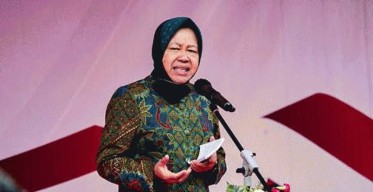 Pengamat Soroti Sikap Tak Patuh Risma ke Jokowi