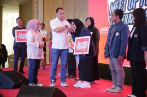 Tahun 2024, Wali Kota Eri Cahyadi Bagikan 25.919 Beasiswa TK hingga Mahasiswa