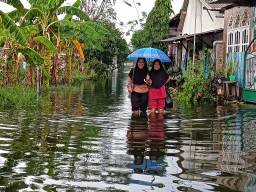 Warga Desa Trosobo Taman Sidoarjo Belum Dapat Bantuan, 2 Minggu Kebanjiran
