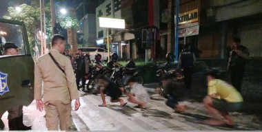 9 Remaja Diamankan Polrestabes Surabaya karena Balap Liar
