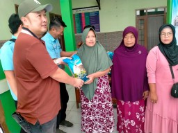 Bantuan 3,6 Ton Beras Diberikan untuk Warga di 3 Kelurahan Kota Probolinggo