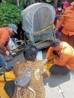 Jasad Bayi Dalam Kantong Plastik Ditemukan di Depan Rumah Warga Surabaya