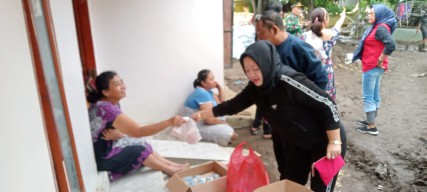 Bantuan untuk Korban Banjir Dringu Probolinggo Terus Mengalir