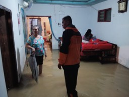 2 Desa di Pajarakan Probolinggo Terendam Banjir usai Hujan Deras 4 Jam