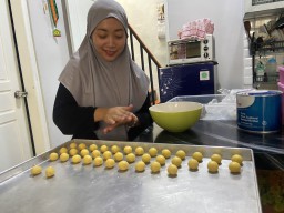 IRT di Ponorogo Jual Kue Kering, Mendulang Cuan dari Dapur Sempit