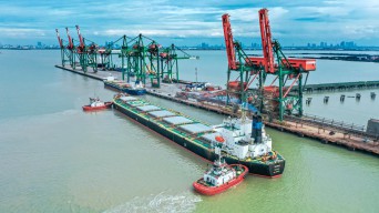 TTL Disinggahi Kapal dengan Draught Terdalam Capai 13,27 Meter, Pecah Rekor