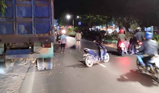 Pemotor Tewas Tabrak Bokong Truk Parkir di Probolinggo