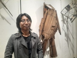 Ketika Sobekan Kayu Faisal Amir jadi Karya Seni, Inspirasi dari Ketidakpastian