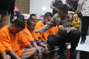 Warga Probolinggo Ditangkap saat Transaksi Narkoba, Bawa Senjata Api Ilegal