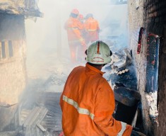 Rumah 2 Lantai di Surabaya Terbakar, 1 Penghuni Luka-luka