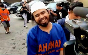 Cuan Samsudin dari Konten Tukar Pasangan Bikin Melongo!