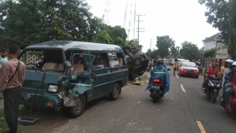 Remaja asal Sampang Tabrak Pikap Hingga Terguling di Bangkalan