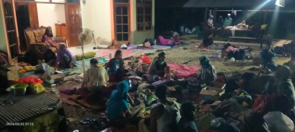 Warga Pulau Bawean Terdampak Gempa Tuban Mengungsi di Dataran Tinggi
