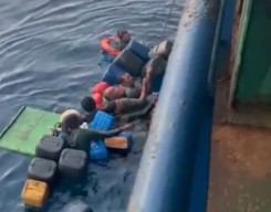 Viral Video Nelayan Terombang-ambing di Laut, Ternyata Warga Lamongan