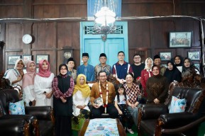 Mas Dhito Kunjungi Ndalem Pojok Bersama Pramono Anung dan Keluarga