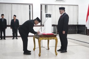 Mas Dhito Lantik Pejabat di Pemkab Kediri, 3 Kepala Dinas Duduki Jabatan Baru