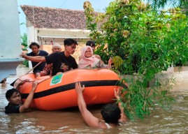 BPBD Distribusikan Logistik untuk Warga Terdampak Banjir Pasuruan