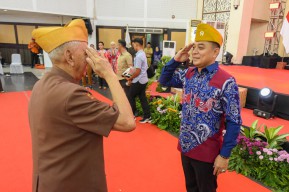 Kemenhan RI Nobatkan Eri Cahyadi jadi Anggota Kehormatan LVRI