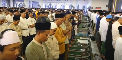 Ibadah Salat Idul Fitri di Masjid Al Akbar Surabaya Diikuti 40.000 Jemaah