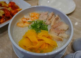 Buka Puasa dengan Bubur Seafood Ta Wan, Dijamin Halal