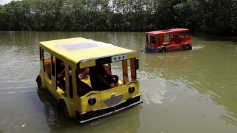Pedagang di Adventure Land Romokalisari Surabaya Full Senyum, Ini Faktornya