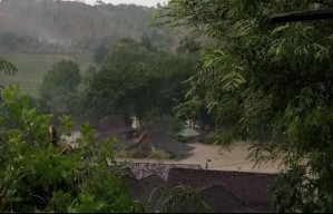 Banjir Bandang Terjang Selatan Bojonegoro, Jembatan Jebol dan PJU Rusak