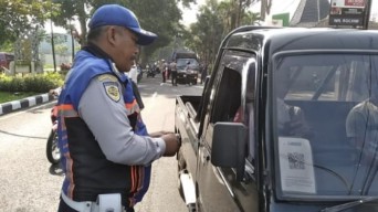 Dishub Hentikan dan Periksa 120 Angkutan Barang di Kedungkandang Malang