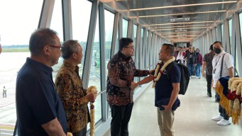 Inaugural Flight Bandara Dhoho Kediri, Mas Dhito Harap Maskapai Lain Nyusul