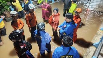 Banjir Rendam Ratusan Rumah di Kota Kediri saat Sebagian Warga Mudik