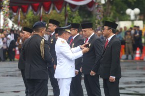 14 Kepala Daerah Raih Penghargaan Satyalencana, Tito: Gibran Tidak Dapat