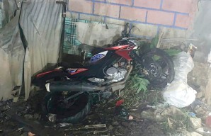 Pemotor di Kota Batu Tabrak Tembok Rumah Warga, Diduga Mabuk Berat
