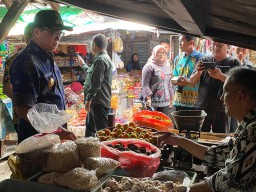 Pj Bupati Bojonegoro Pastikan Stok dan Harga Sembako Aman Jelang Lebaran