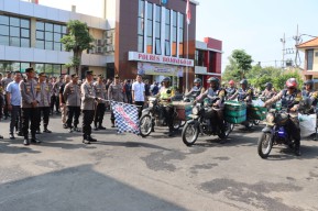 Polres Bojonegoro Salurkan 689 Paket Beras Zakat Fitrah untuk Warga Kurang Mampu