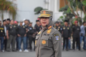 Satpol PP Surabaya Perketat Penertiban di Traffic Light jelang Peringatan Otoda