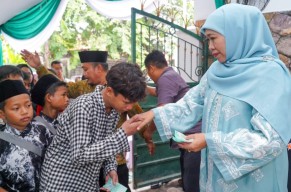 Halal Bihalal Penuh Kehangatan di Kediaman Khofifah