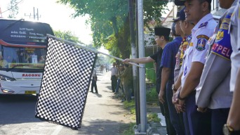 Bupati Trenggalek Berangkatkan 7 Bus Balik Lebaran Gratis ke Surabaya