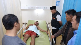 Kepergok saat Beraksi, Maling Mobil di Blitar Babak Belur Dihajar Warga
