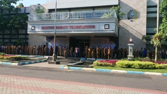 Pj Bupati Tulungagung Larang ASN WFH di Hari Pertama Masuk Kerja