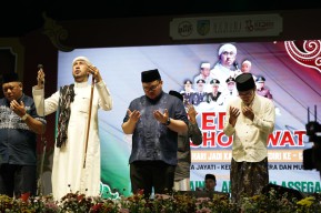 Mas Dhito Sholawatan Bareng Zahir Mania, Habib Bidin: Semoga Kediri Semakin Baik