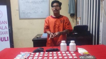 Pengedar Pil Koplo di Probolinggo Diringkus, Ribuan Butir Diamankan