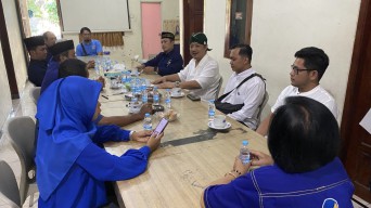 Bos Rokok Daftar Bacabup Kediri Lewat NasDem, Bersaing dengan Mas Dhito