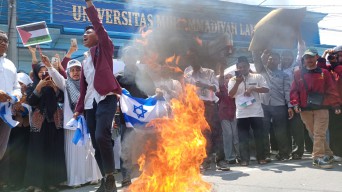 Demo Pro Palestina, UMLA Lamongan Bakar Bendera Israel dan Liburkan Perkuliahan