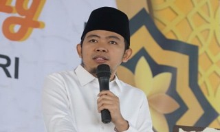 Support Indonesia Emas, Gus Fawait: Anak Guru Ngaji di Jember Kuliah Gratis!