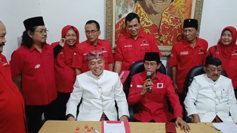 Eri-Armuji Resmi Mendaftar Bacawali-Bacawawali Surabaya dari PDIP