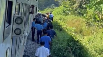 Kecelakaan Rombongan Sidogiri, Gus Muhdlor Ditahan KPK, Peluang Subandi-Mimik