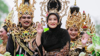 Melihat Kreasi Seni Mobil Hias Dekranasda Jatim tentang Kemasyhuran Majapahit